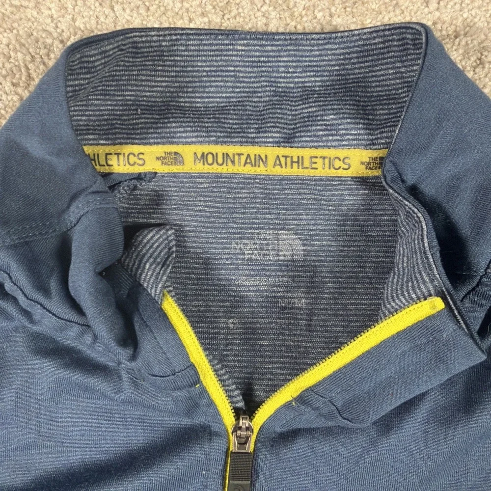 North Face Mountain Athletics Mens 1/4 Zip Flash Dry XD‎ Pullover  Lightweight